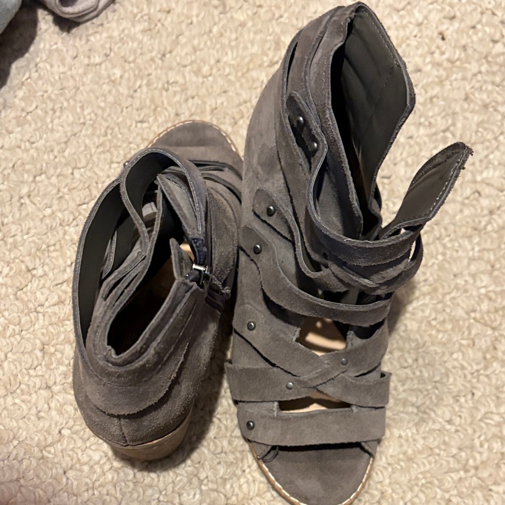 Vince Camuto Gray Ankle sandal /Booties